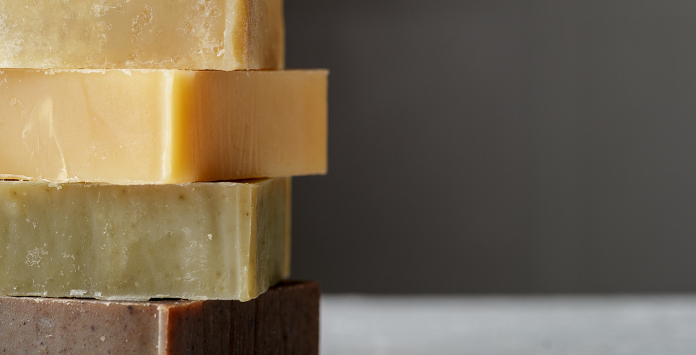 Savons solides Imperya : l’alliance du naturel et du raffinement

Un savon solide naturel et écologique

La gamme de savons solides Imperya se distingue par son engagement envers une beauté