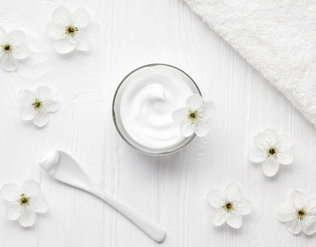 Gamme gel douche parfumé Imperya : l’art du soin et du parfum

Une expérience sensorielle unique sous la douche

La gamme de gels douche parfumés Imperya transforme chaque instant de la douche en un véritable rituel de plaisir. Contrairement 