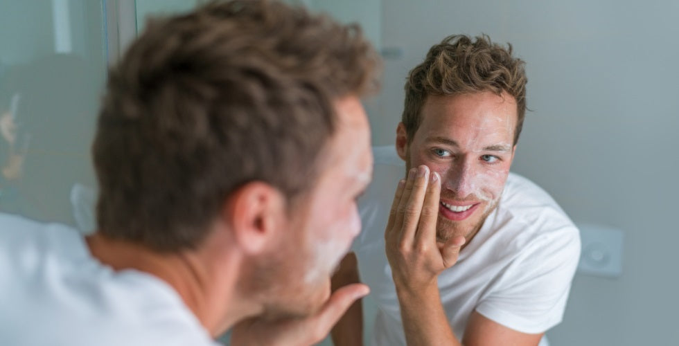 Gamme pour homme Imperya : soins performants au masculin

Des soins pensés pour la peau masculine

La gamme pour homme Imperya a été spécialement développée pour répondre aux besoins spécifiques de la peau masculine. 